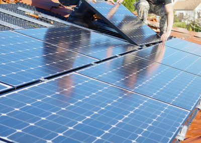 Pose de panneaux photovoltaïques sur toiture
